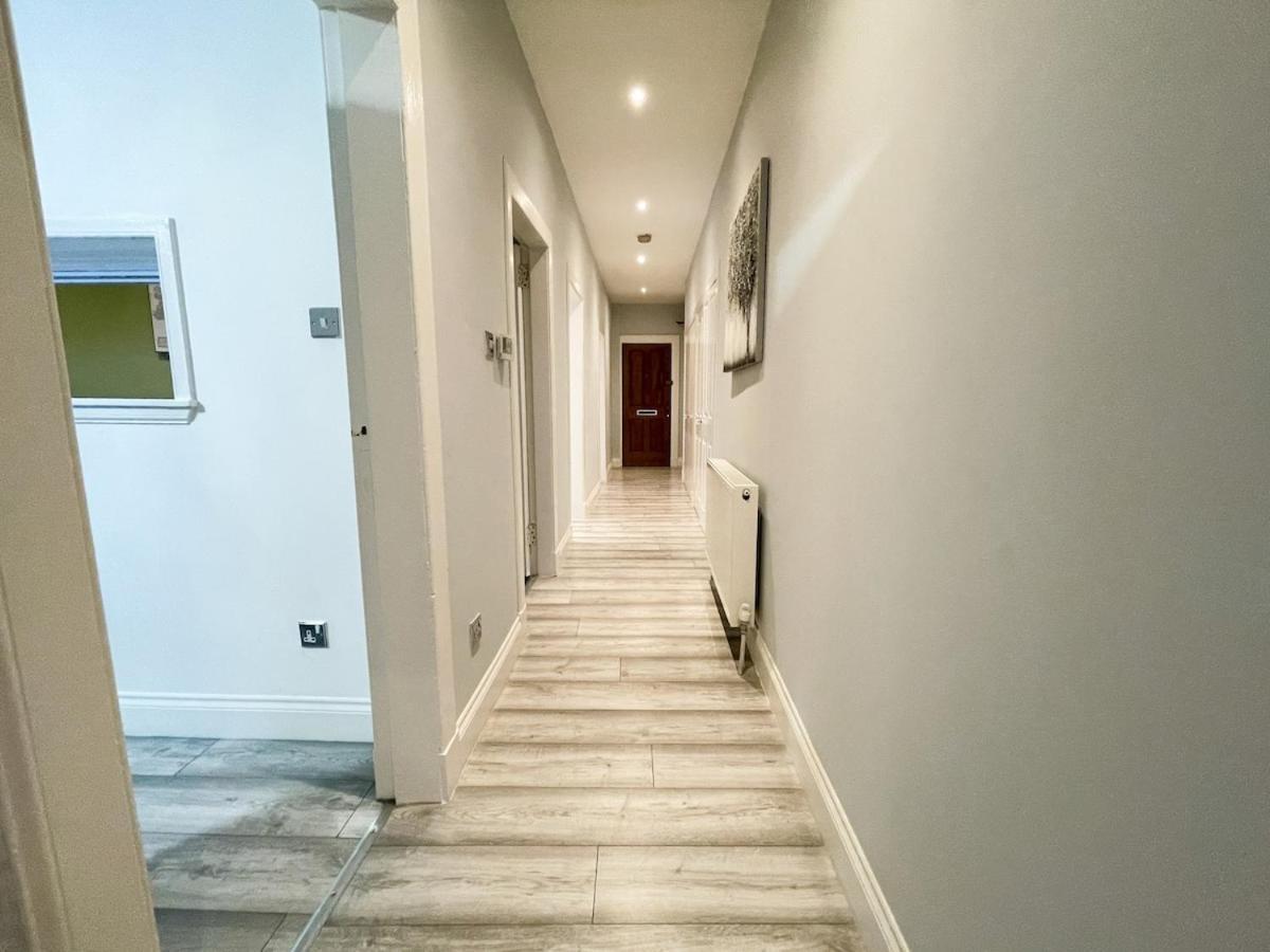 Recently Refurbished Two Bedroom Apartment, Central Location! Glasgow Bagian luar foto